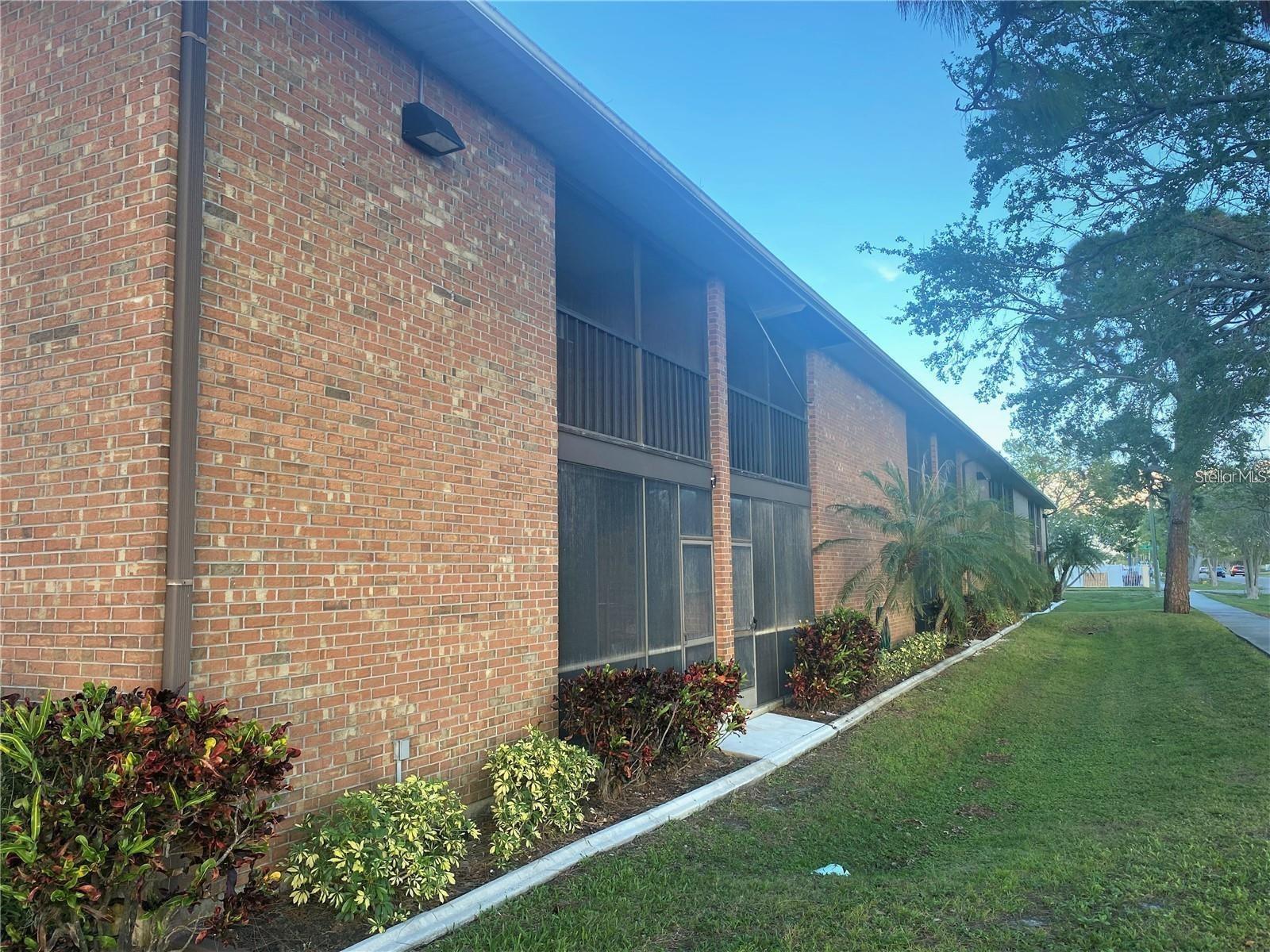 111 AIRPORT AVE W #107 - Photo 1