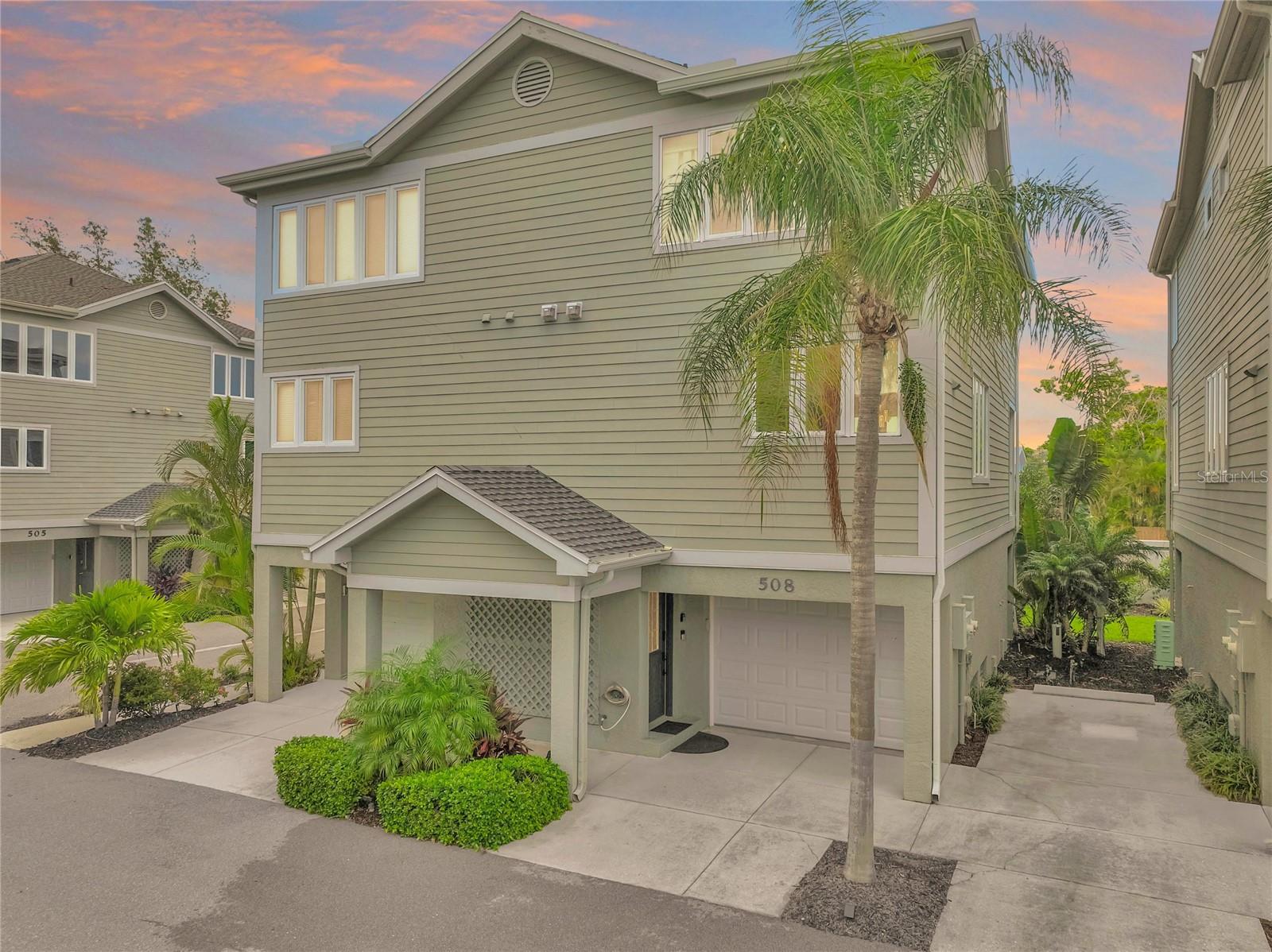 508 FOREST WAY - Photo 1
