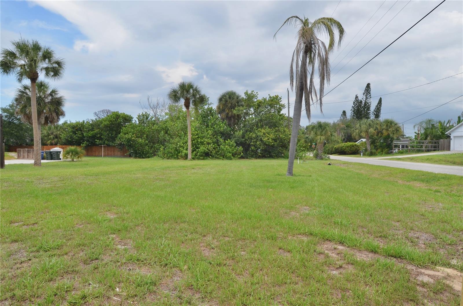 610 COQUINA CT - Photo 1