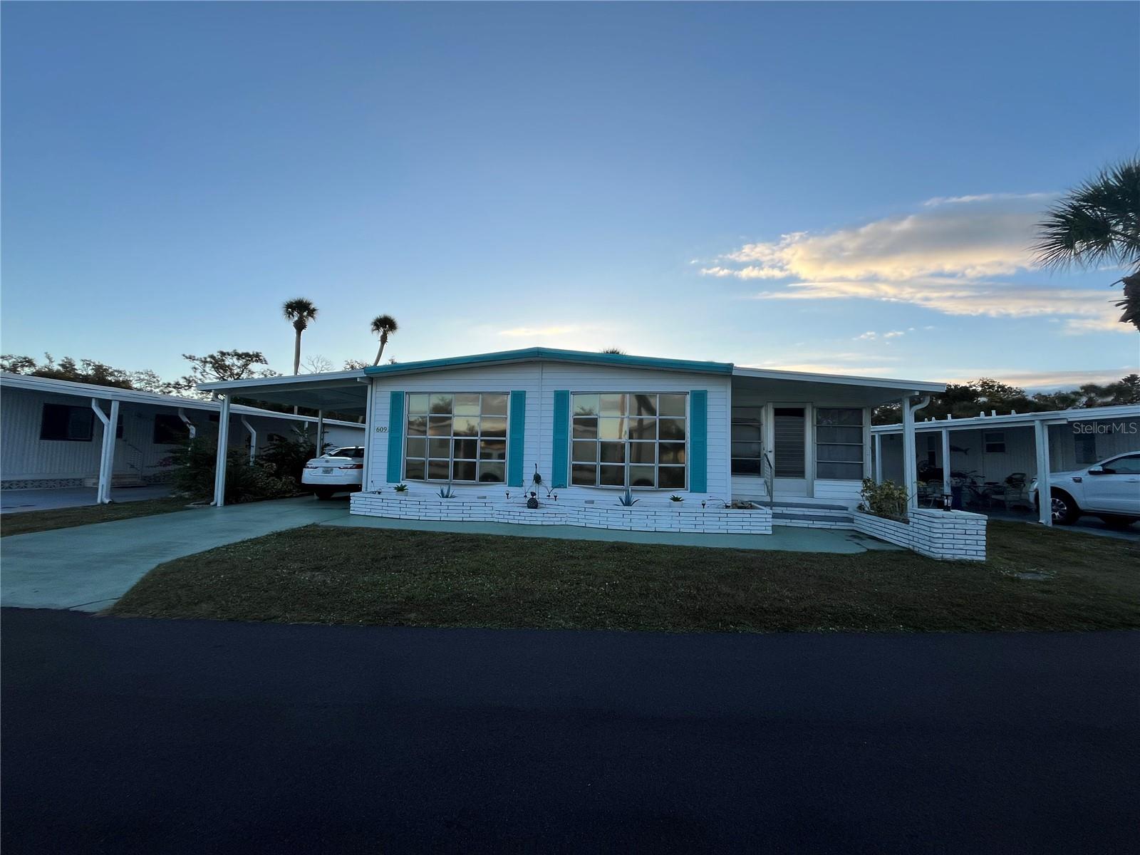 609 CERVINA DR - Photo 1