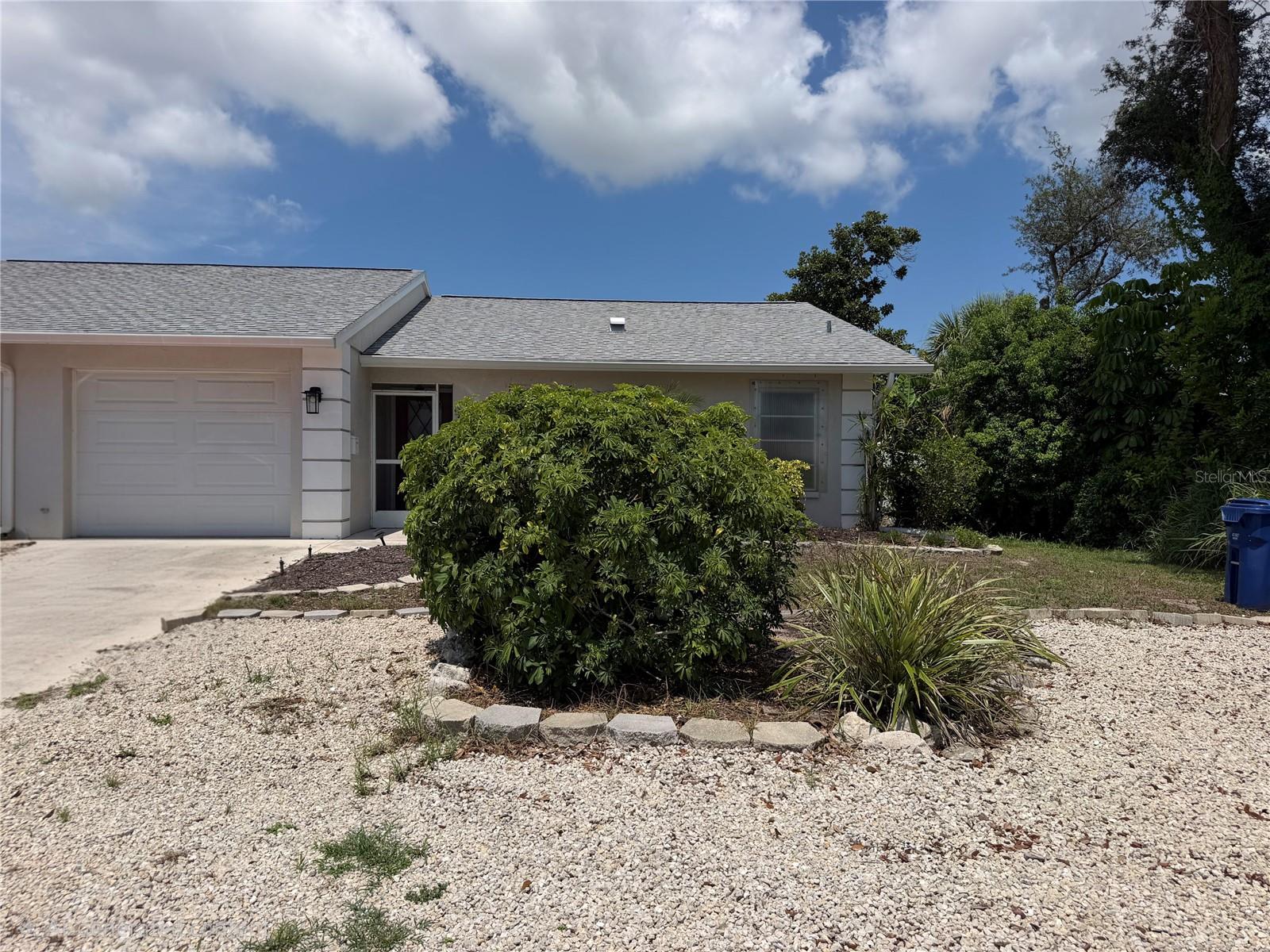 635 HARVEY ST - Photo 1