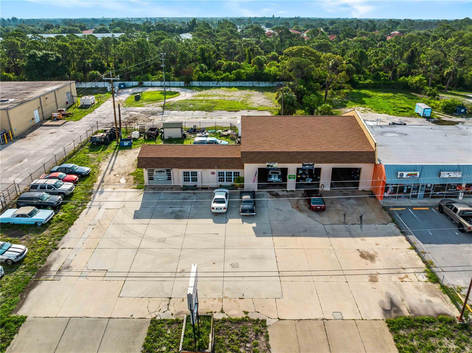 101 S INDIANA AVE - Photo 1