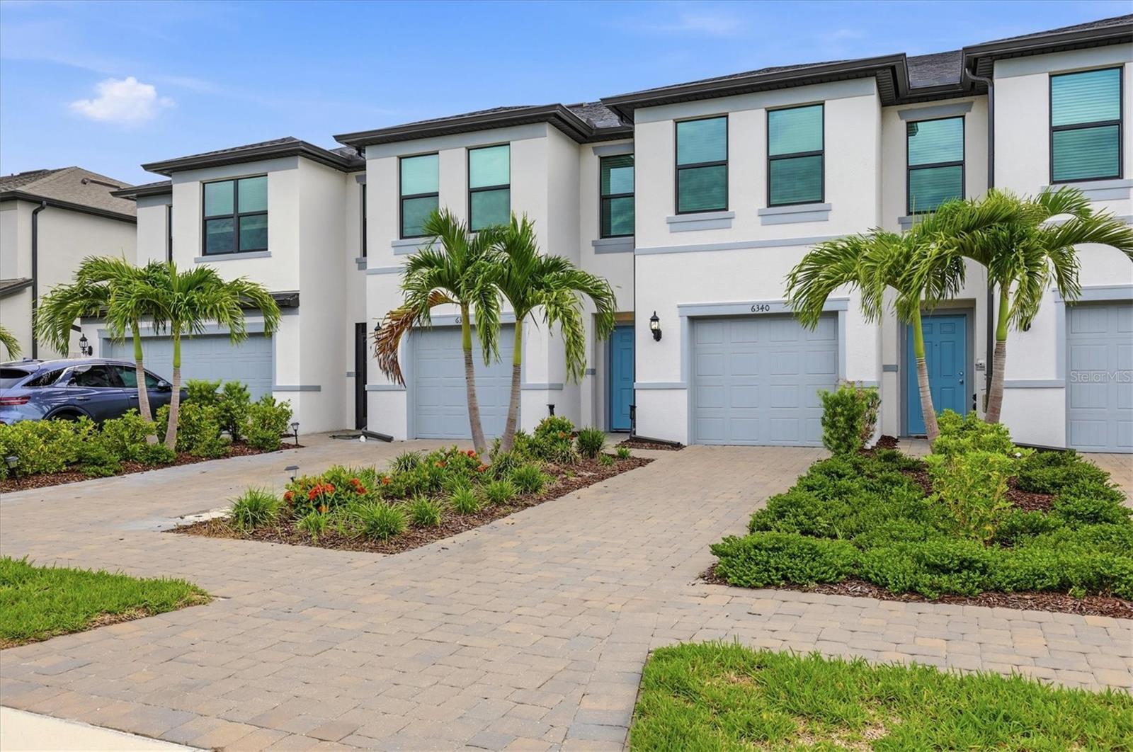 6340 SILVERSTAR DR - Photo 1