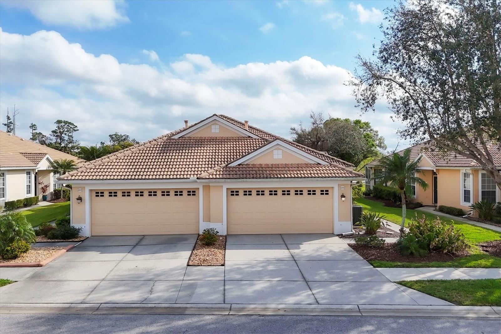 4301 WHISPERING OAKS DR - Photo 1