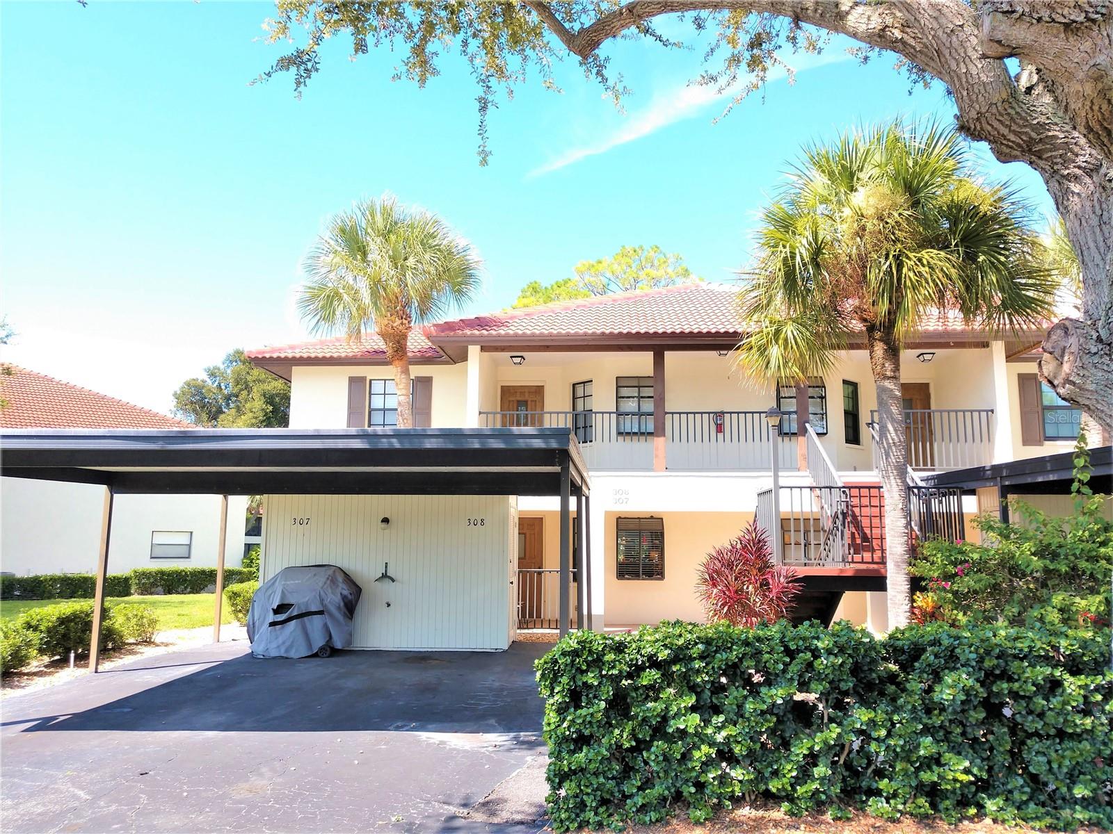 307 PINE HOLLOW CIR #307 - Photo 1