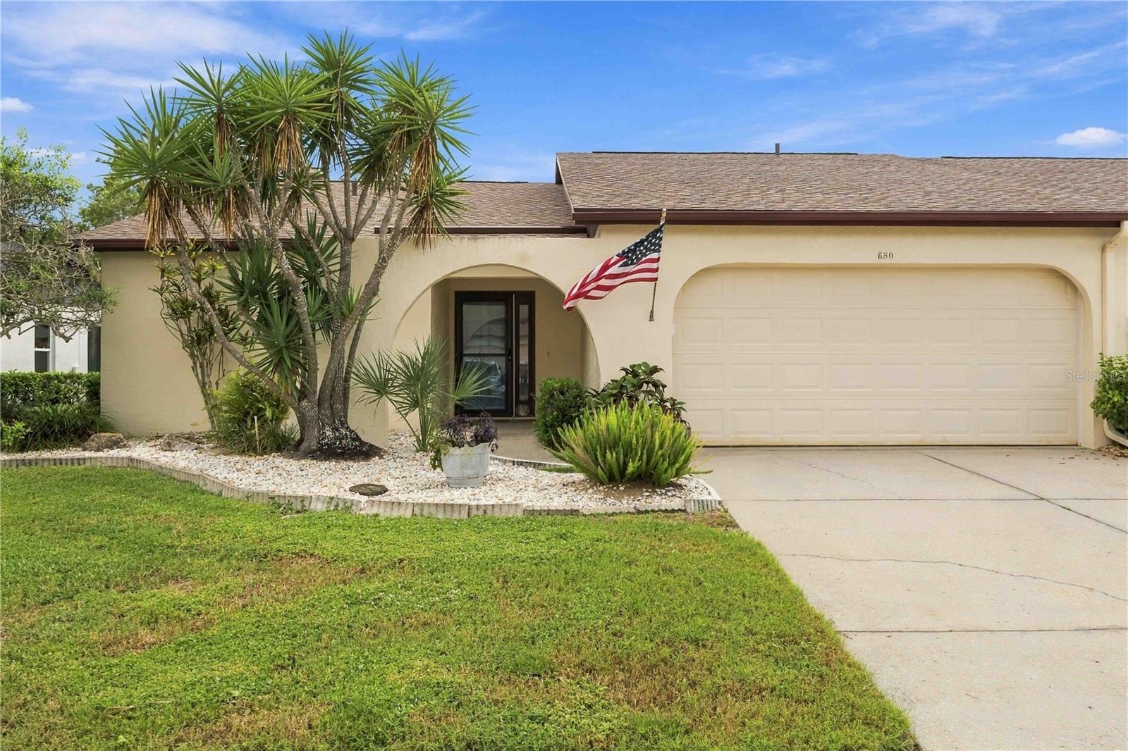 680 LINDEN DR - Photo 1