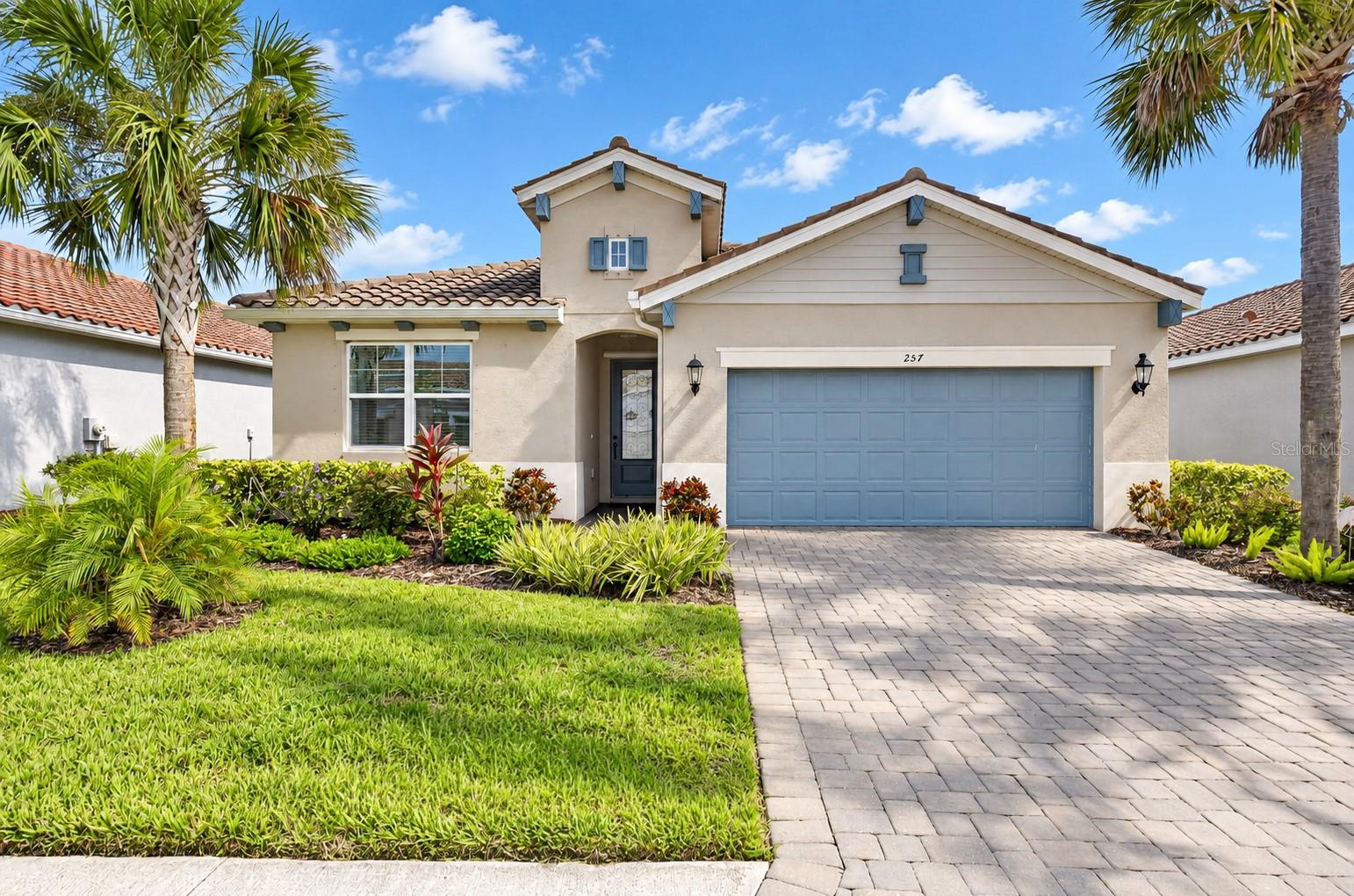 257 DAYLILY BLVD - Photo 1
