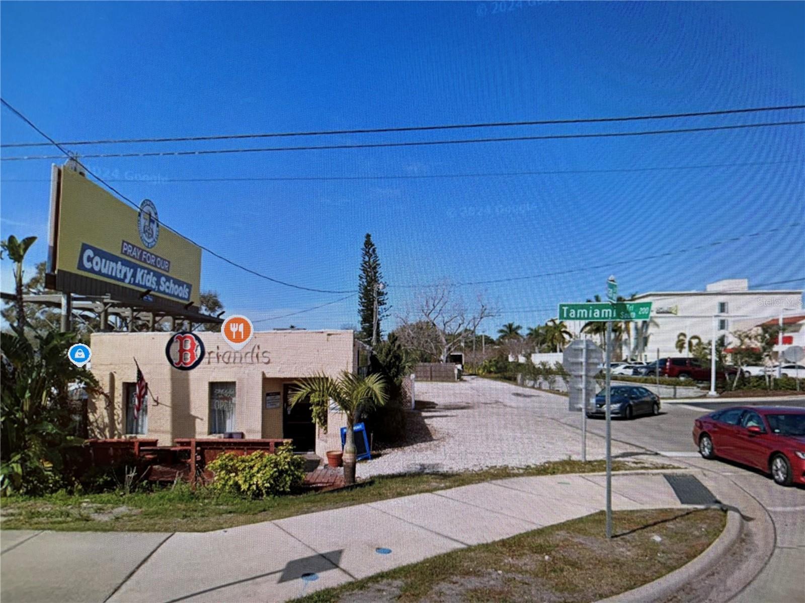 202 TAMIAMI TRL S - Photo 1