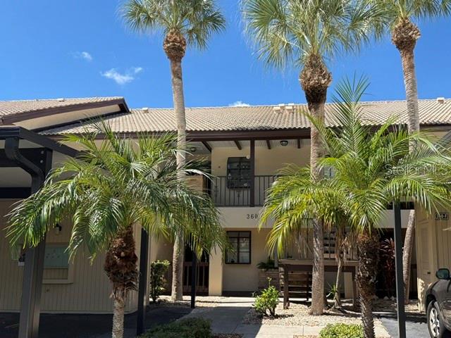 360 THREE LAKES LN #H - Photo 1