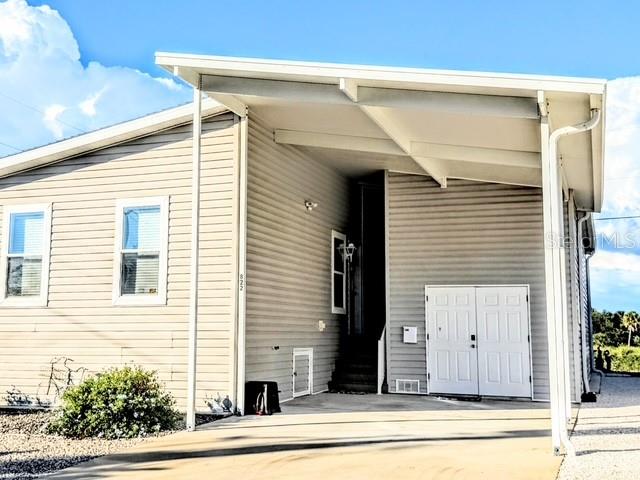 822 S WATERWAY - Photo 1