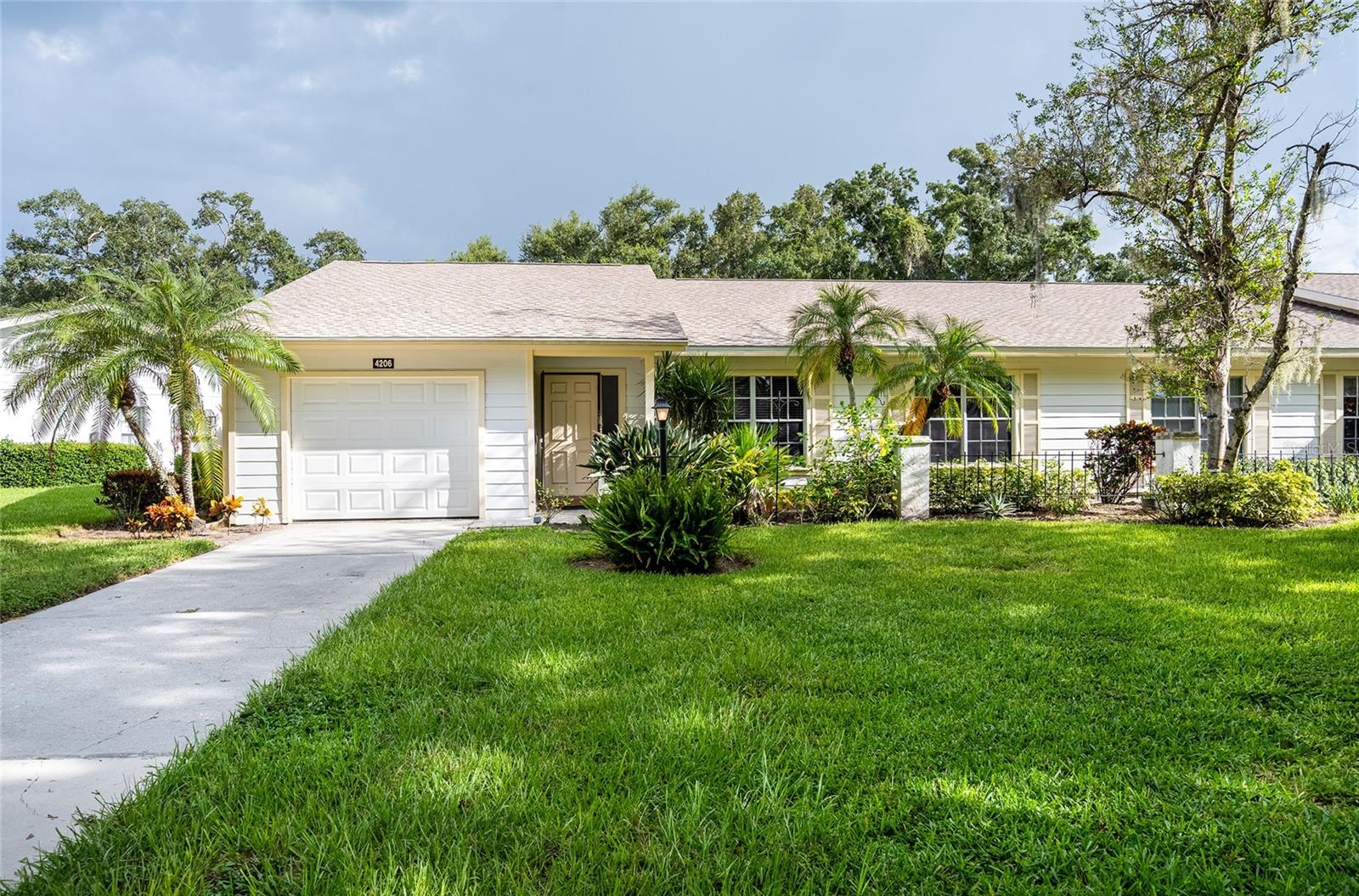 4206 OAKHURST CIR E #3075 - Photo 1