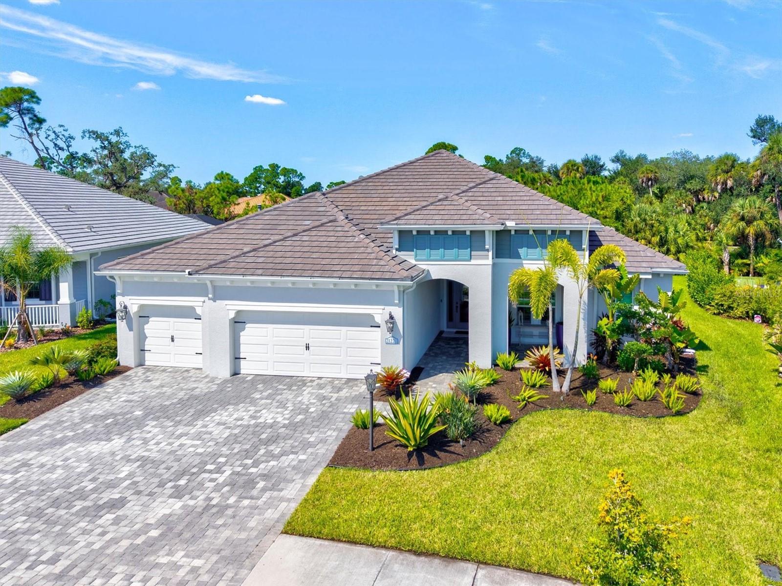 21221 HOLMES CIR - Photo 1
