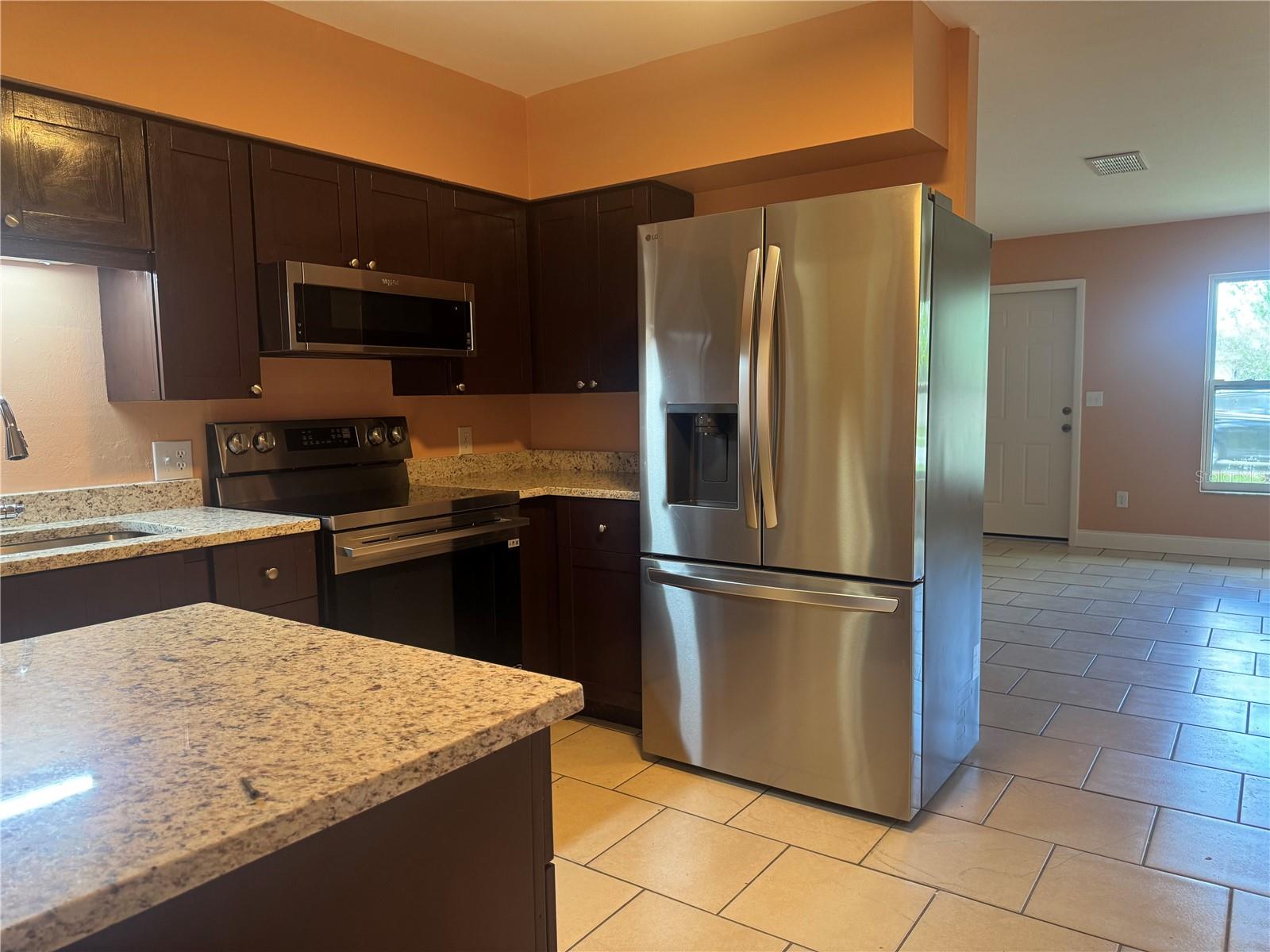 530 BRIARWOOD RD - Photo 1