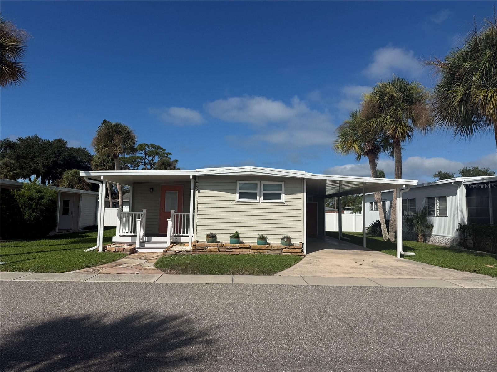 6150 TEAHOUSE RD - Photo 1