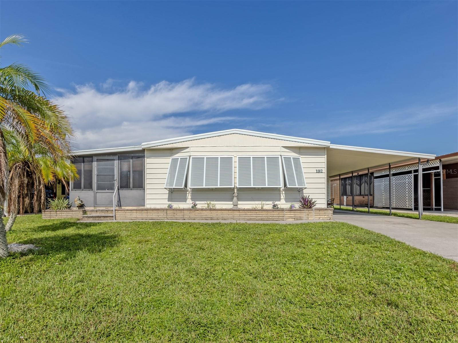 192 PALM HARBOR DR - Photo 1