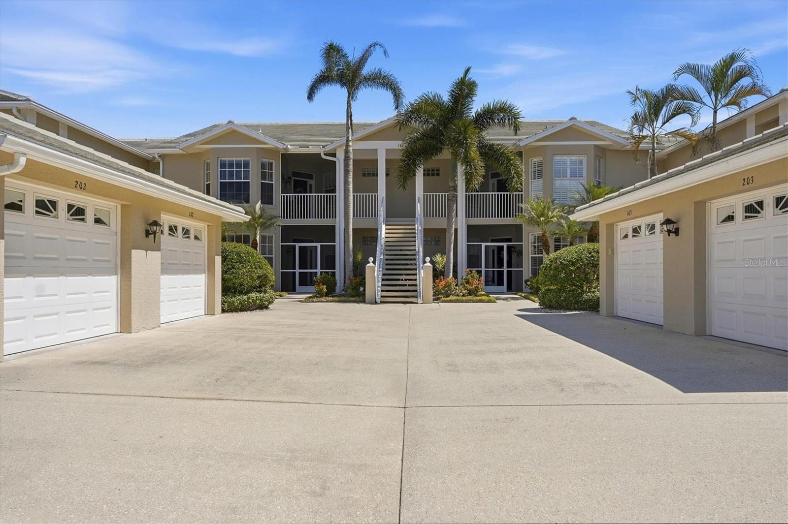 111 WOODBRIDGE DR #204 - Photo 1