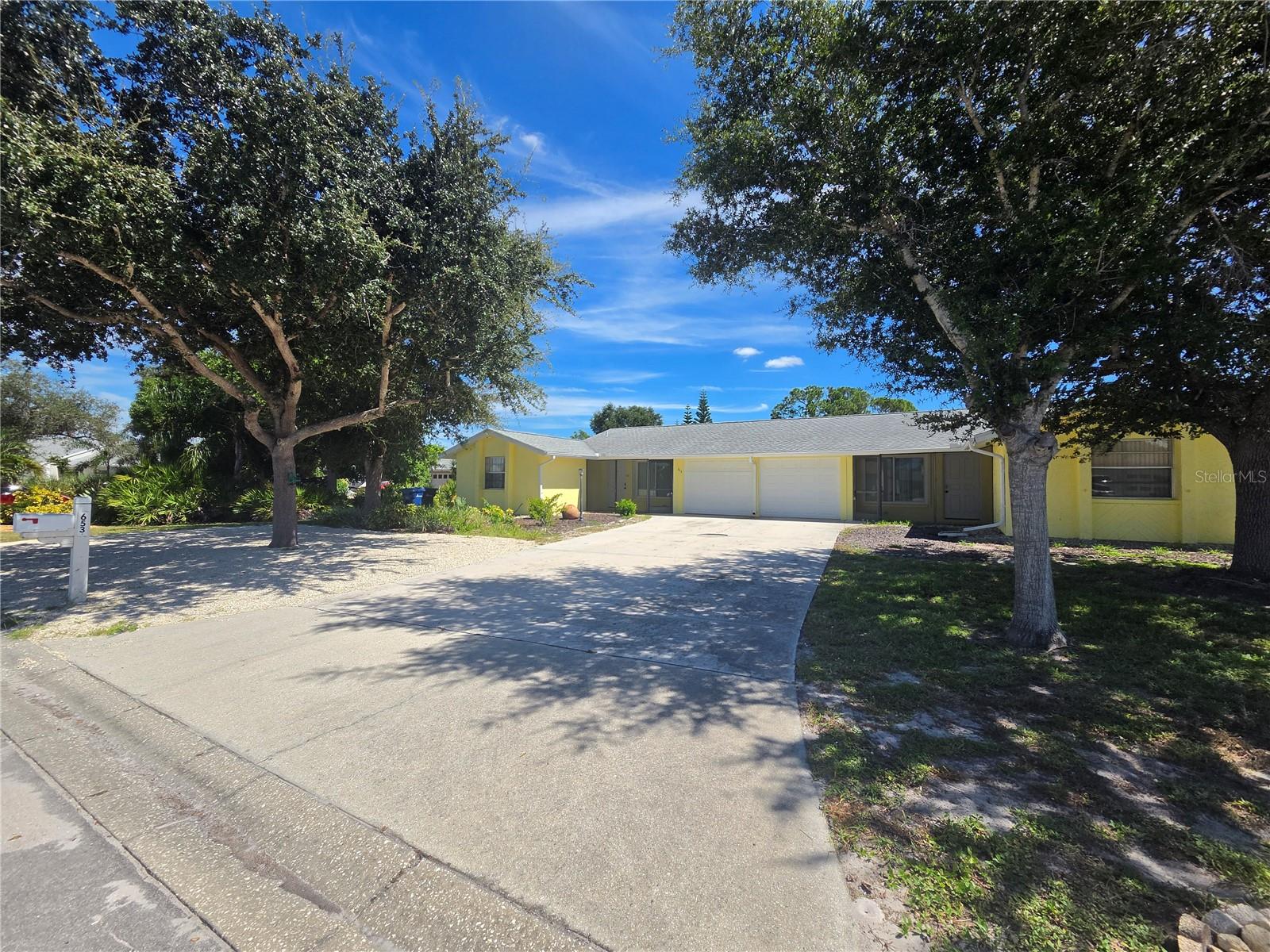 655 HARVEY ST - Photo 1