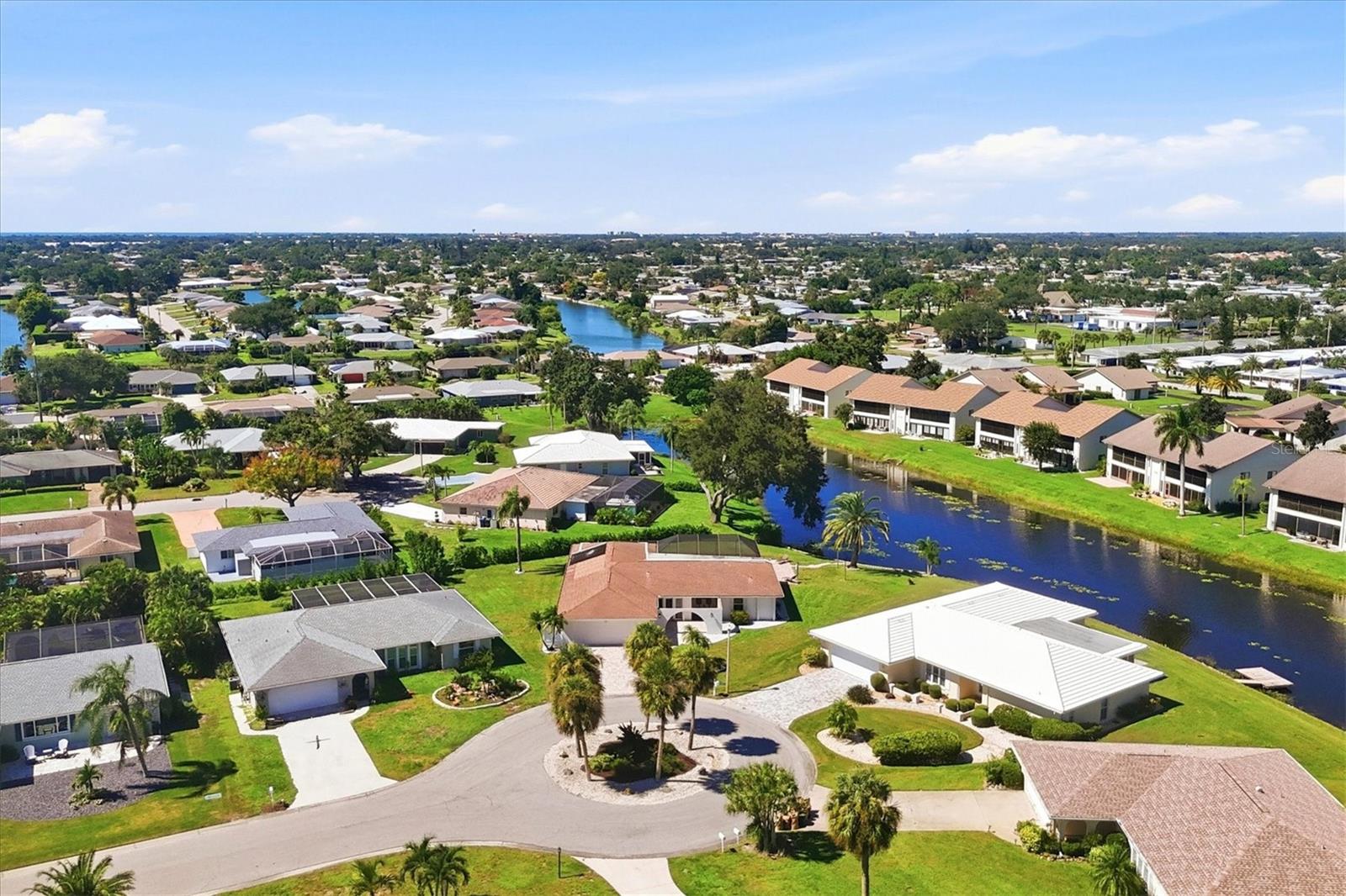 1714 CORAL SANDS CT - Photo 1