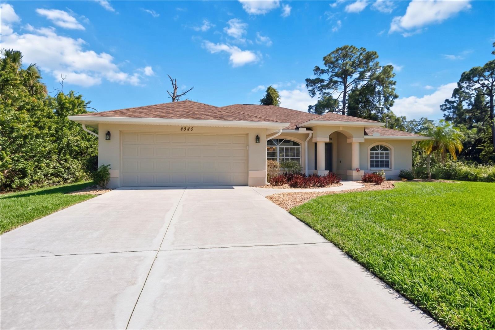 4840 FOXHALL RD - Photo 1