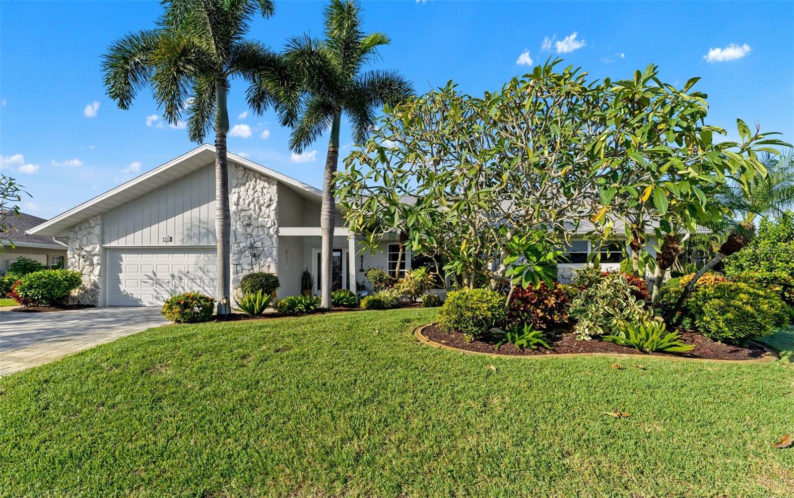 966 N DORAL LN - Photo 1