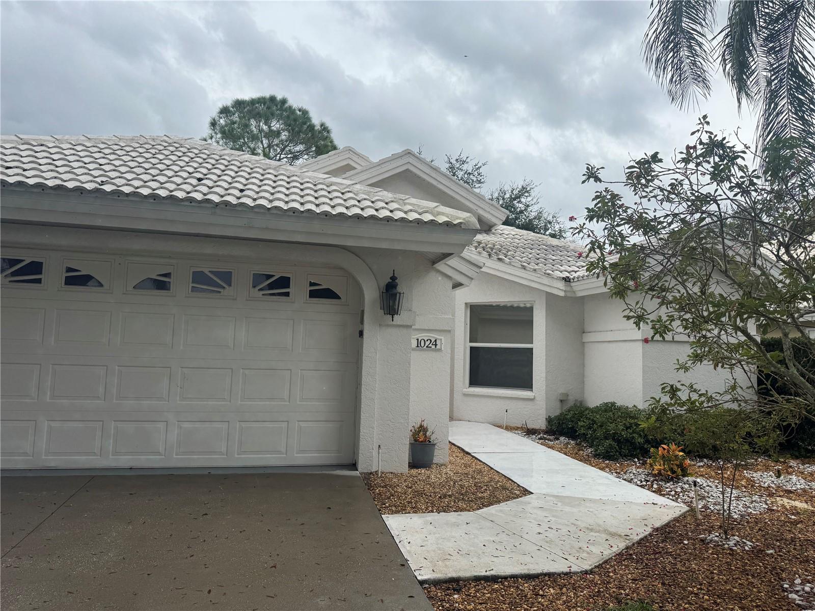 1024 HARBOR TOWN DR - Photo 1