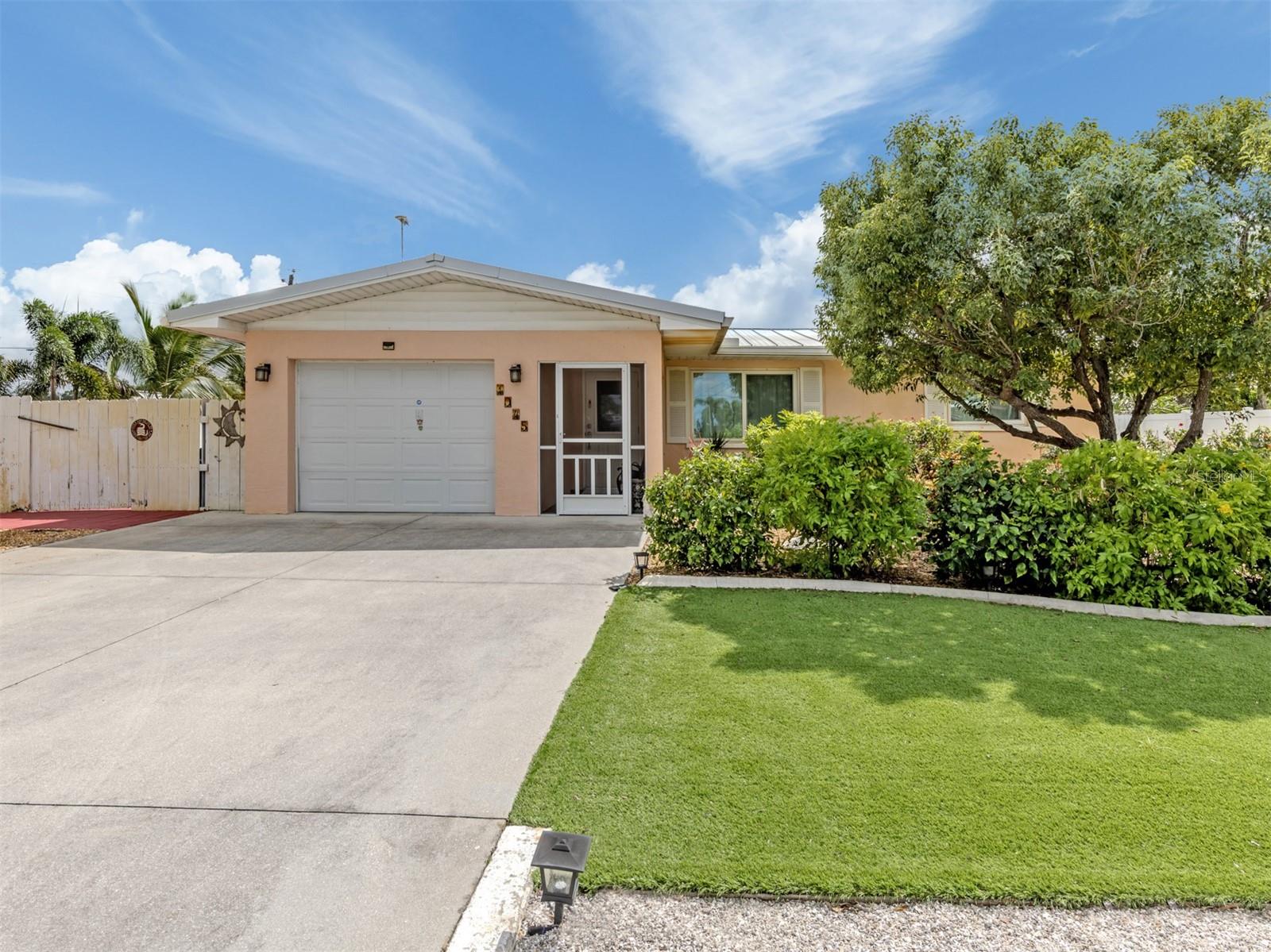 1045 FALCON RD - Photo 1