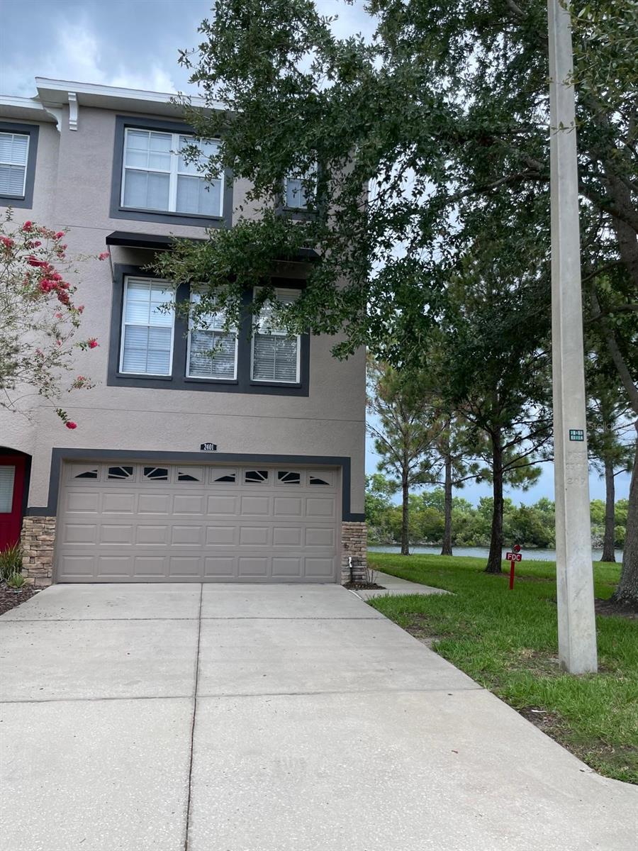 2401 LEXINGTON OAK DR - Photo 1