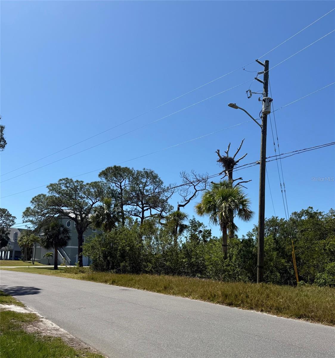 SEA BREEZE DR - Photo 1