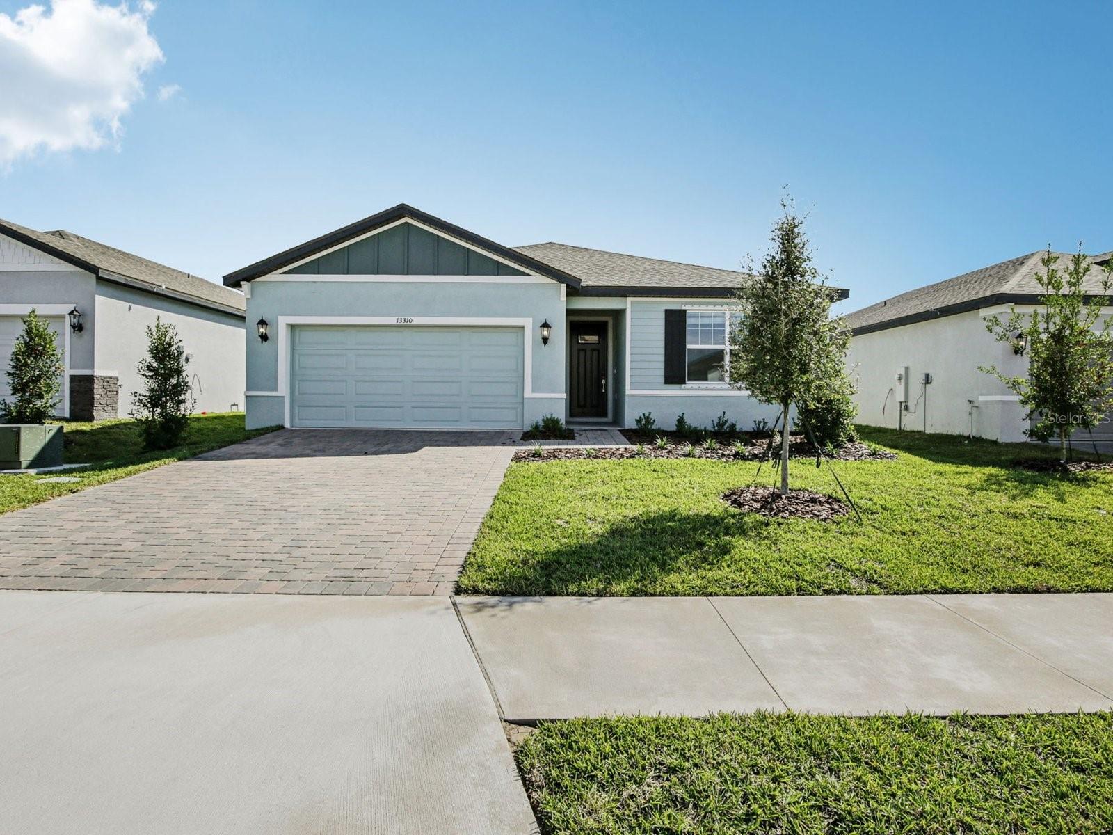 13310 SHELLMORE AVE - Photo 1