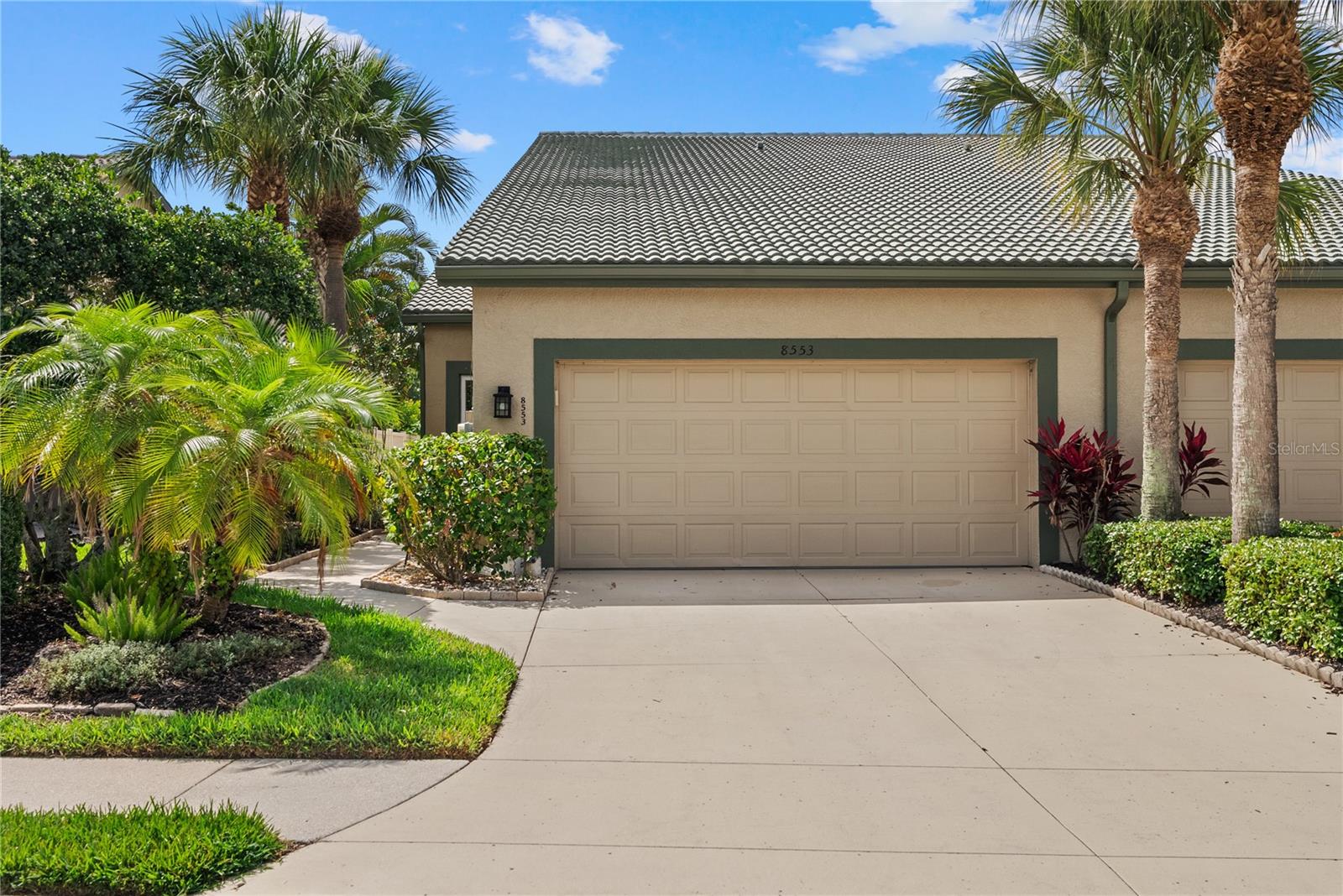 8553 54TH AVENUE CIR E - Photo 1