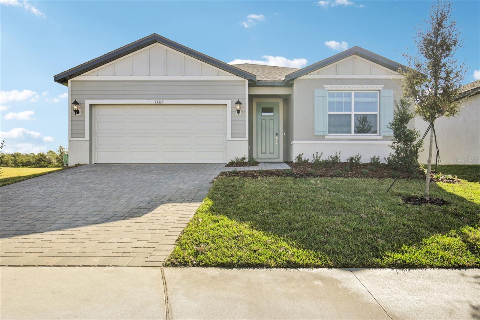 13318 SHELLMORE AVE - Photo 1