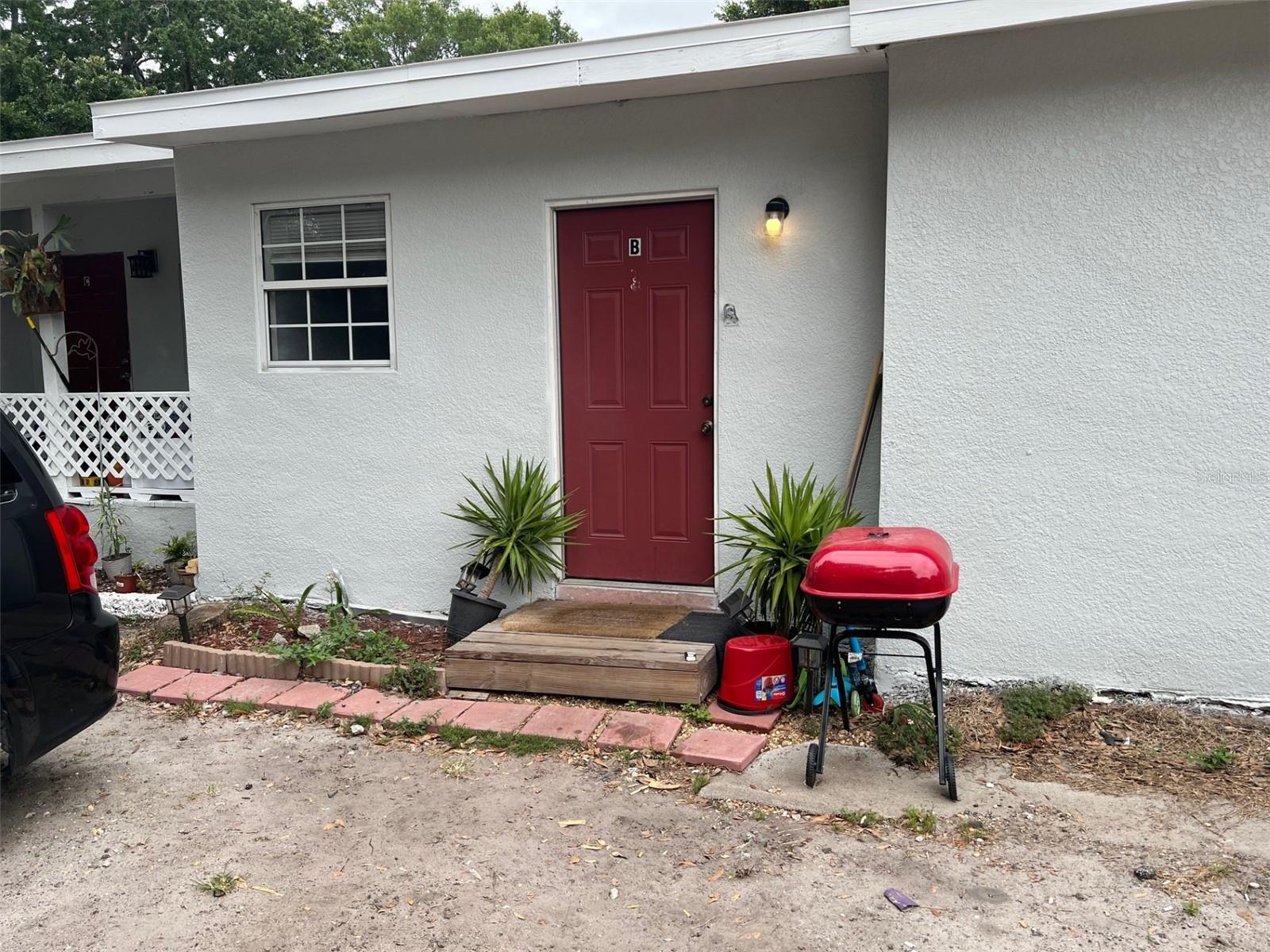 4204 N MANHATTAN AVE - Photo 1