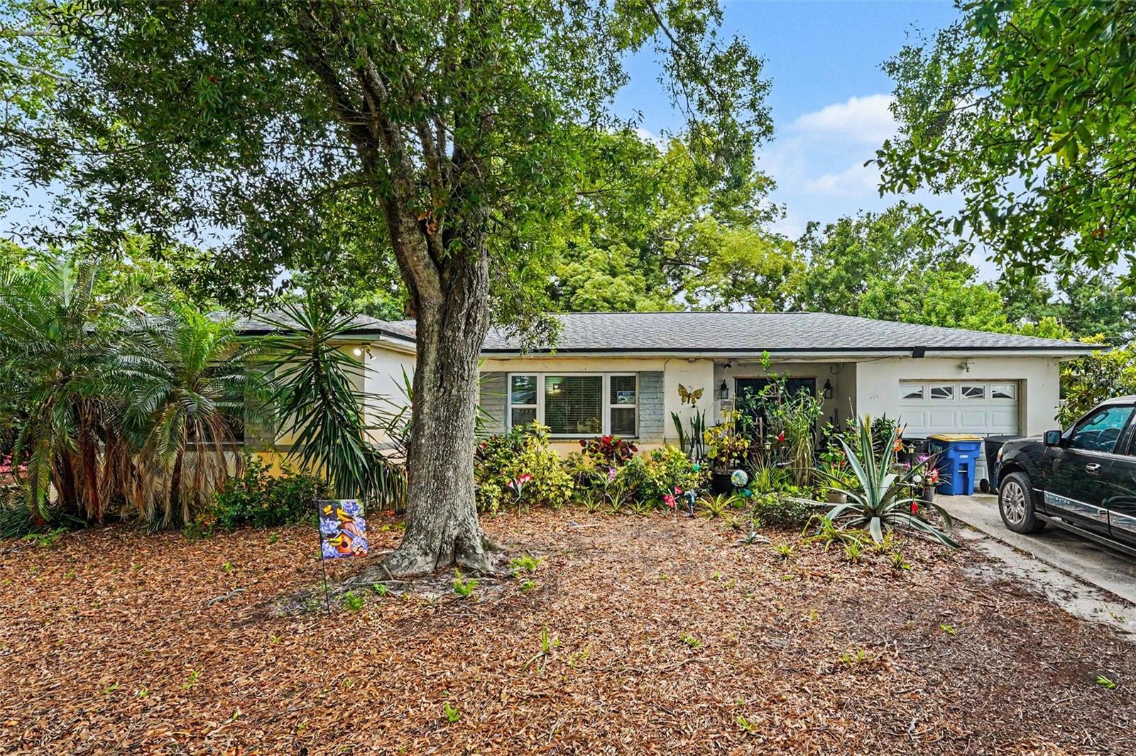 110 N JUPITER AVE - Photo 1