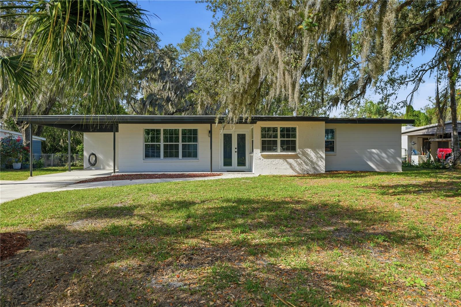707 ABERDEEN CIR - Photo 1