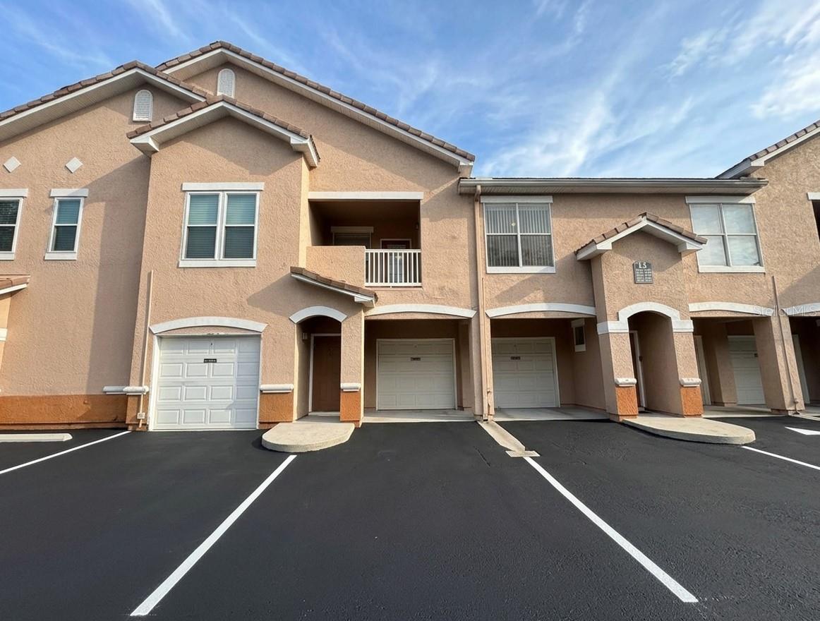 10412 VILLA VIEW CIR #10412 - Photo 1