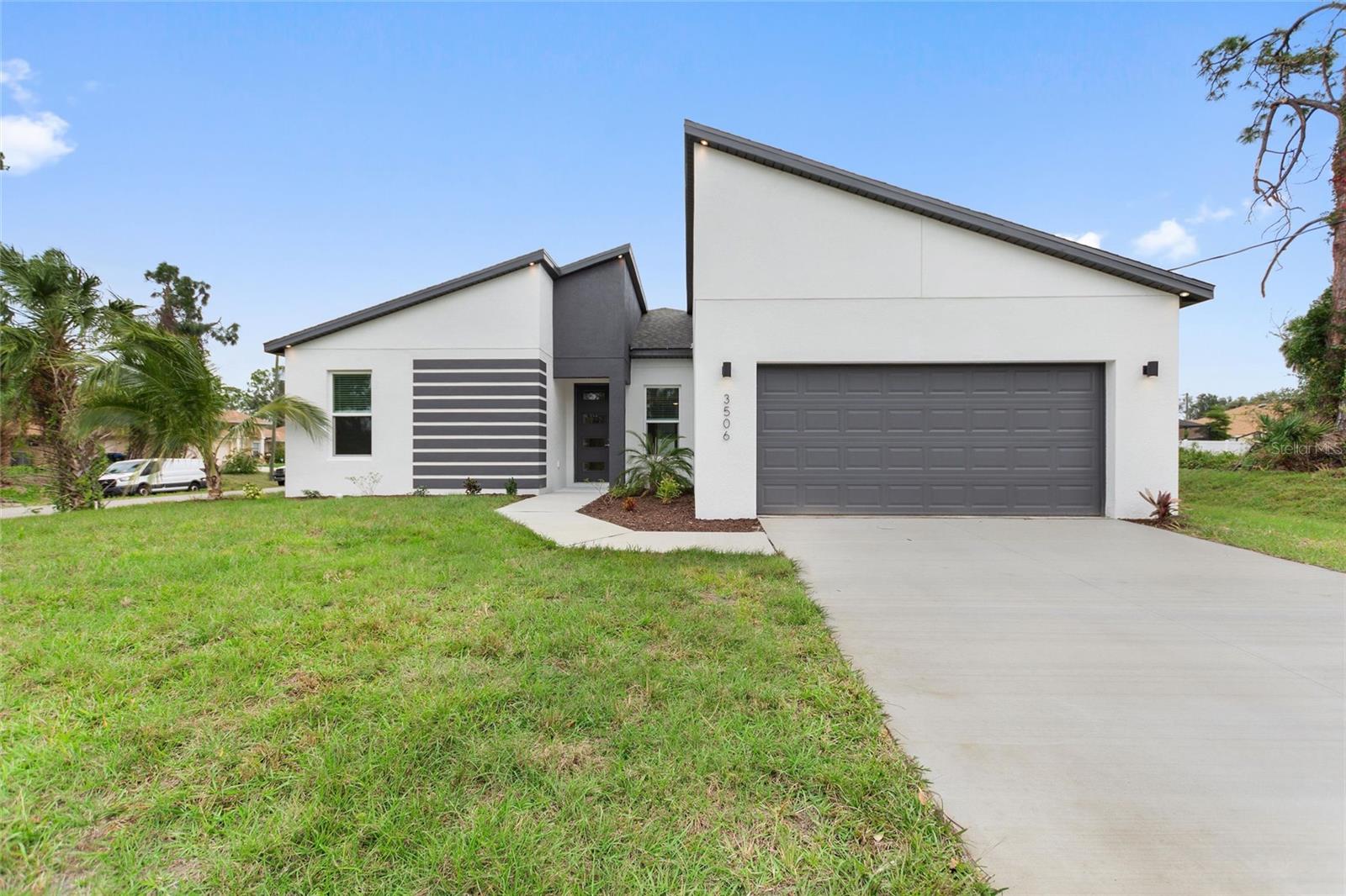 3506 LOOKOUT LN - Photo 1