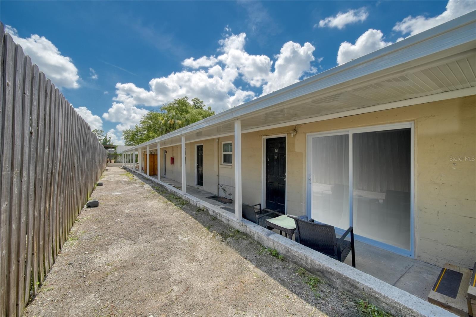 4615 N HESPERIDES ST - Photo 1