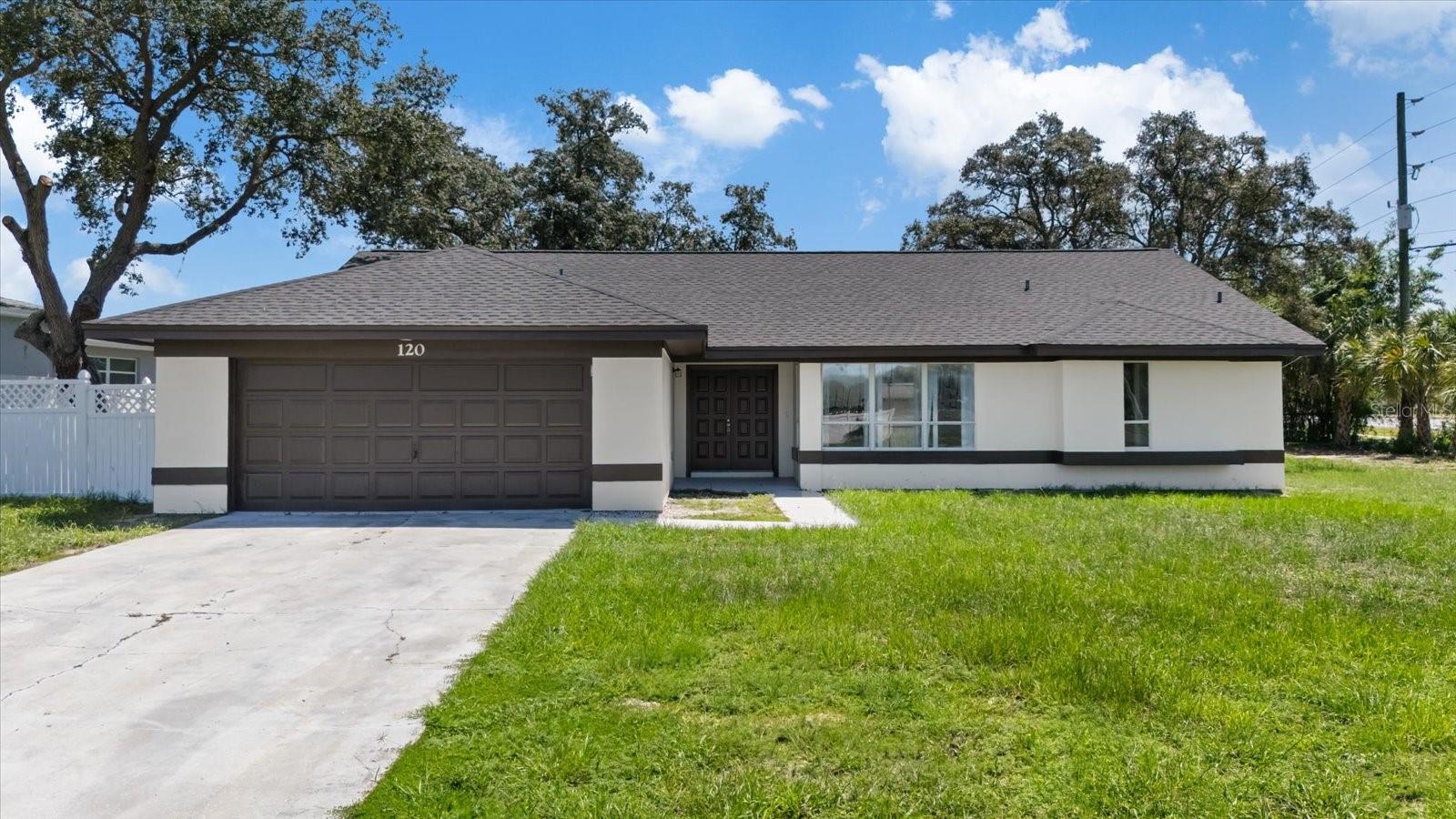 120 FOUNTAIN CT - Photo 1