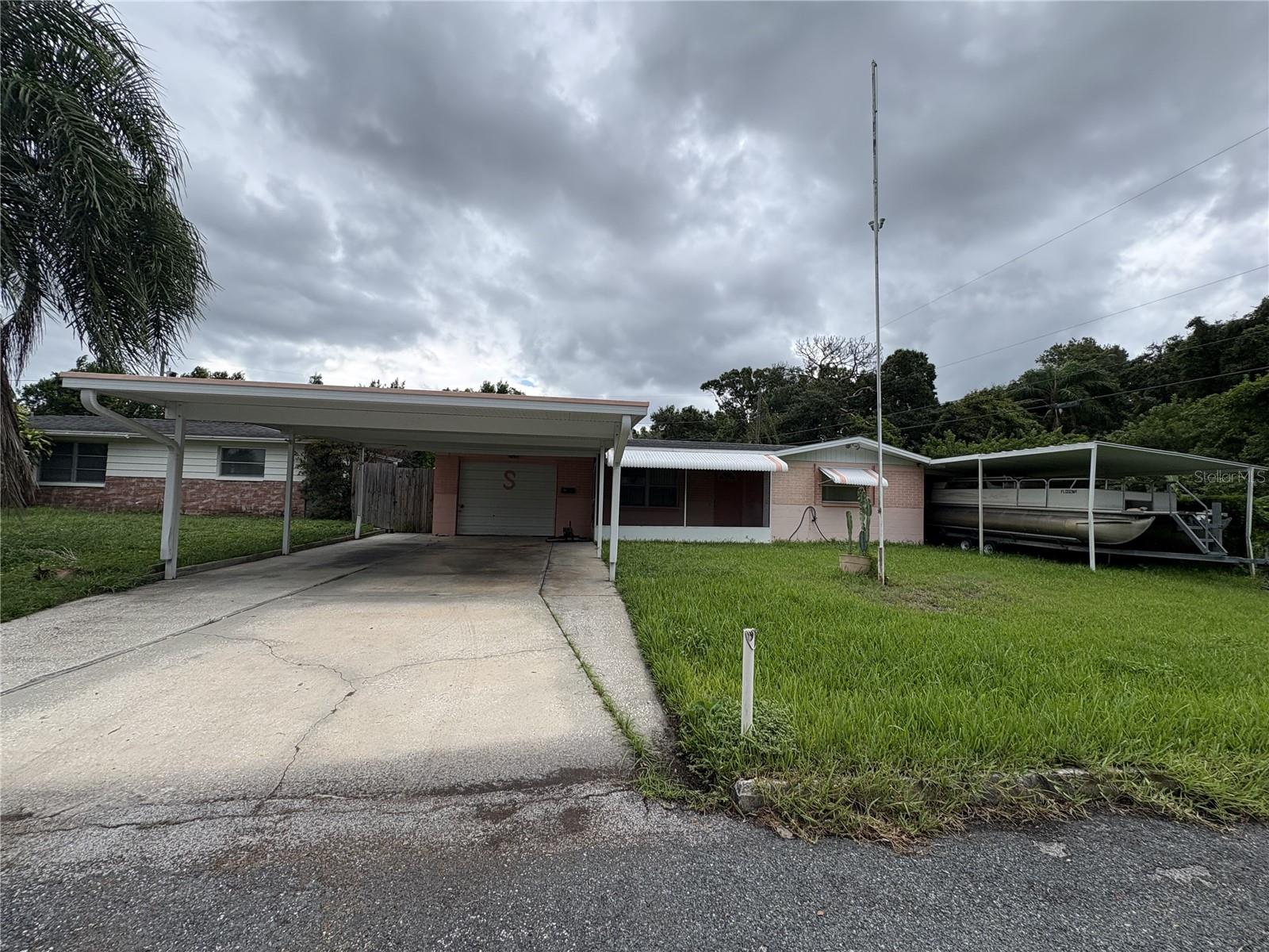 1650 AQUA LN - Photo 1