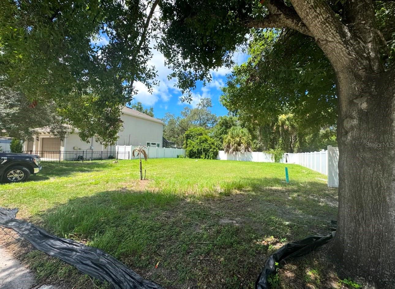 3013 S MANHATTAN AVE - Photo 1