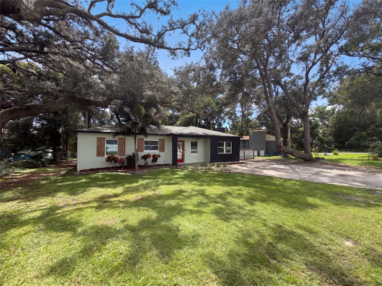 10806 W ELBOW DR - Photo 1