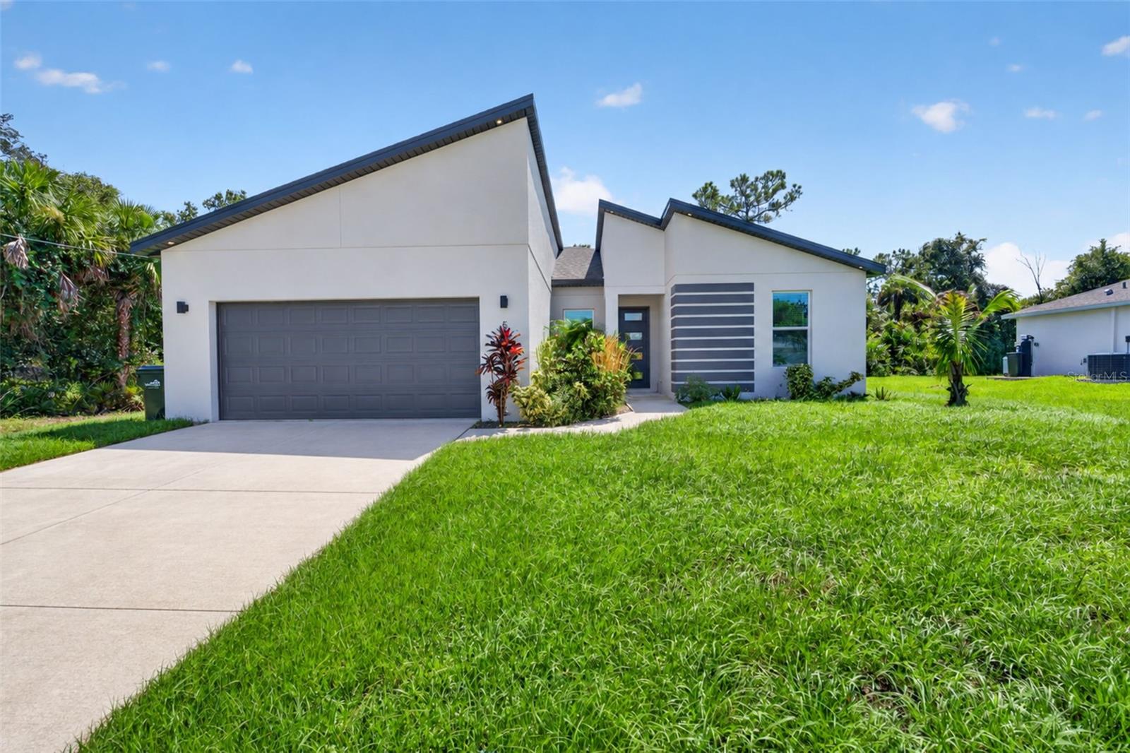 5663 GREENHOUSE AVE - Photo 1