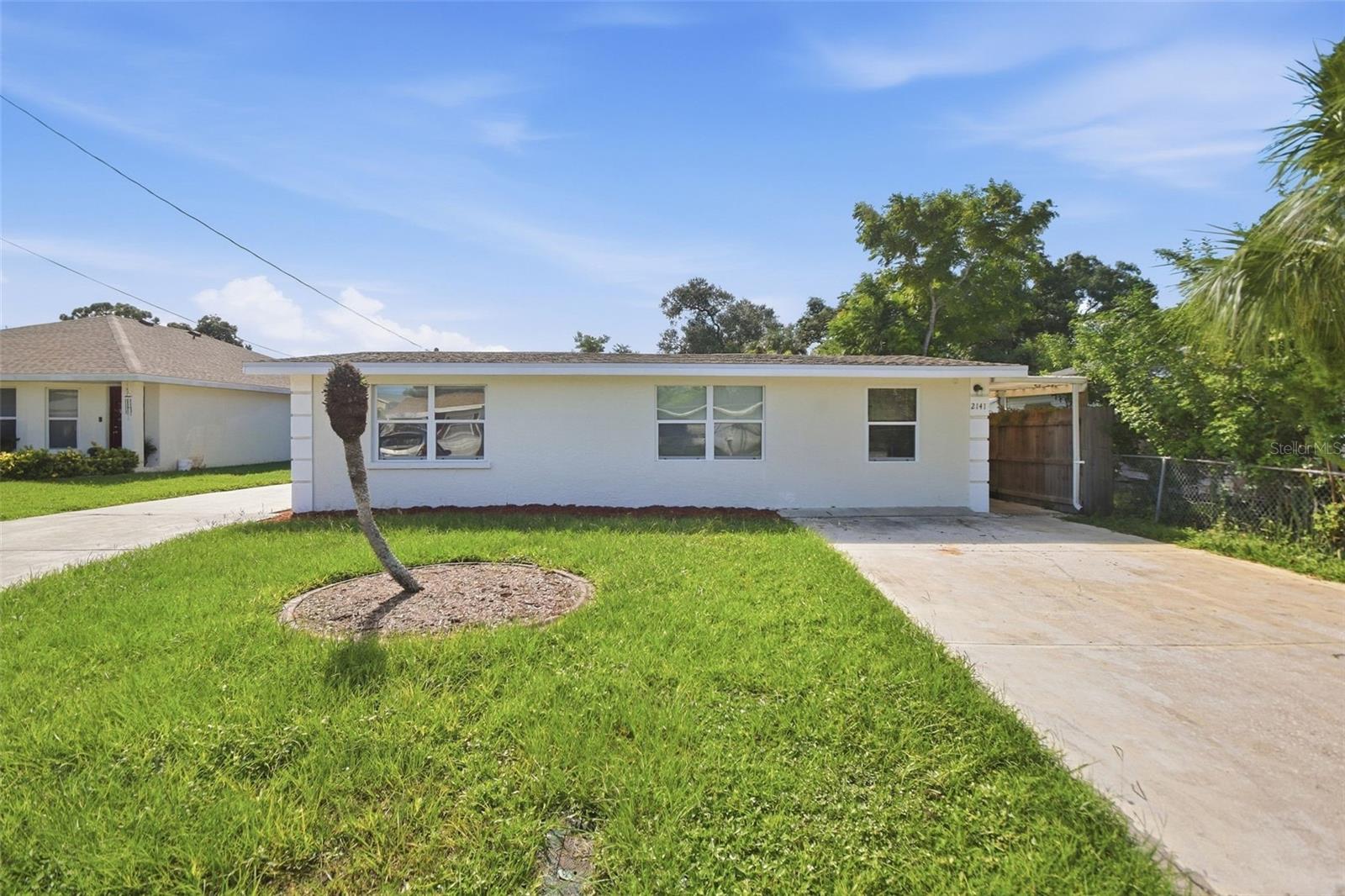 2141 MANGO AVE - Photo 1