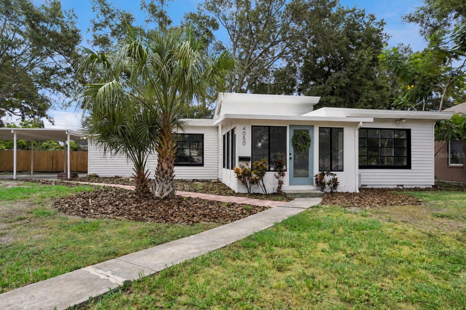 4050 IRIS ST N - Photo 1