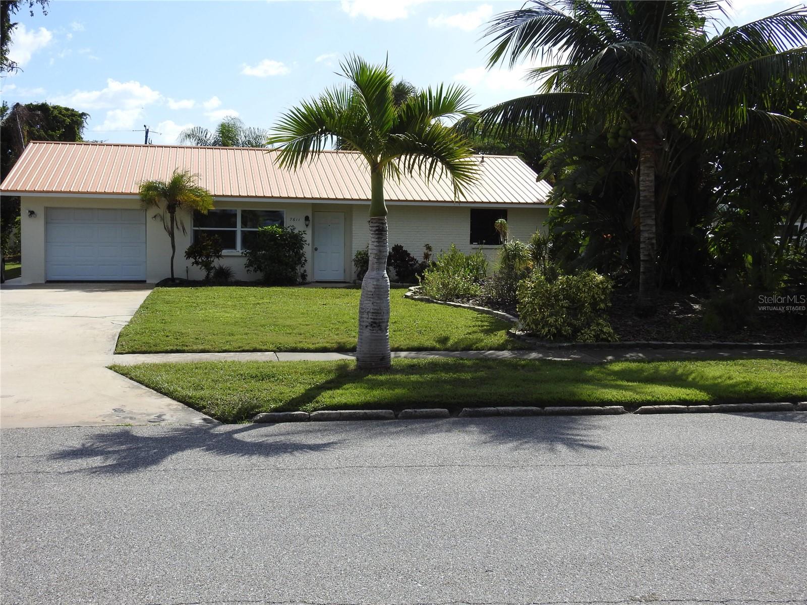 7611 SENRAB DR - Photo 1