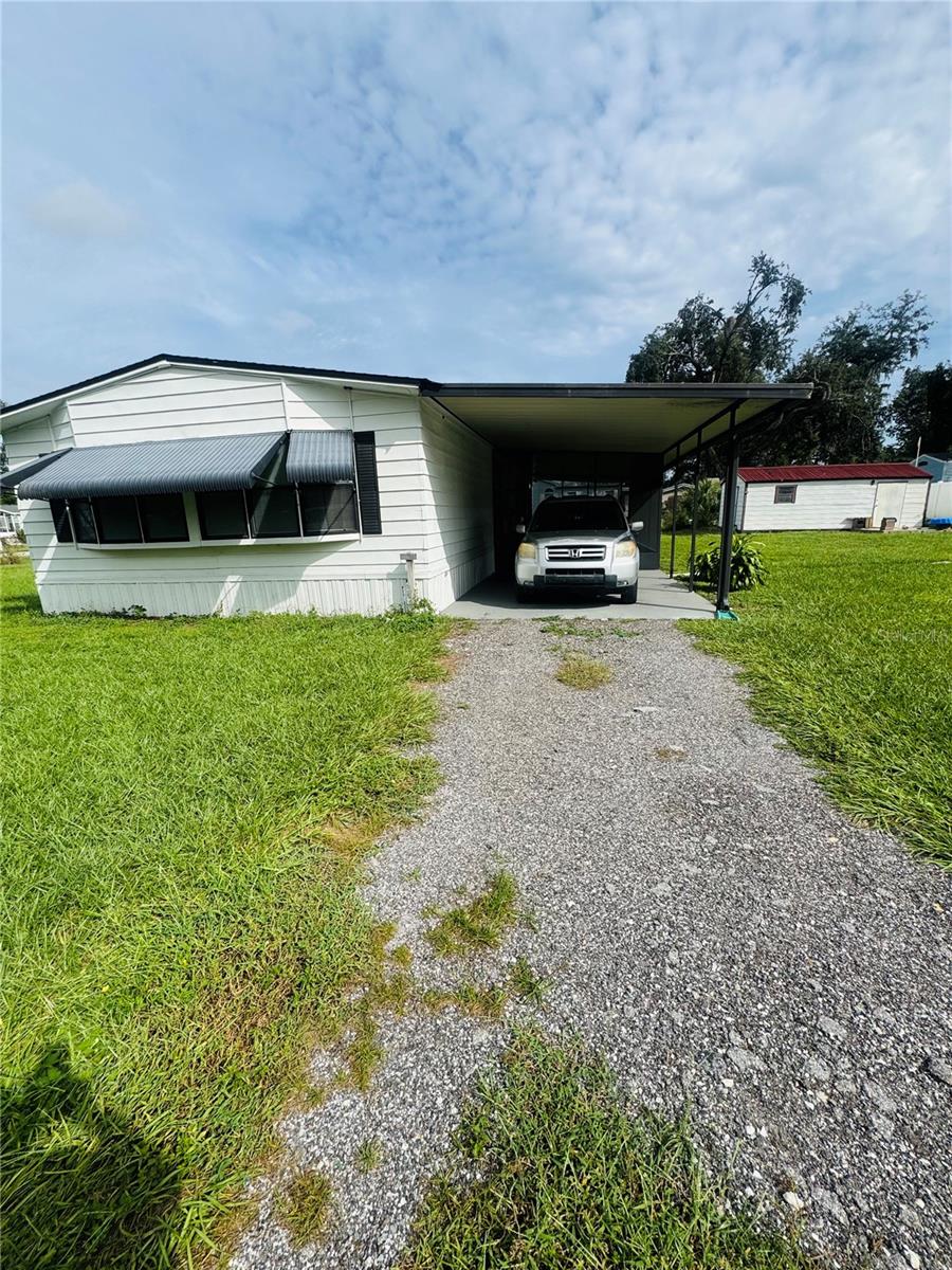 1013 LIANNE PL - Photo 1