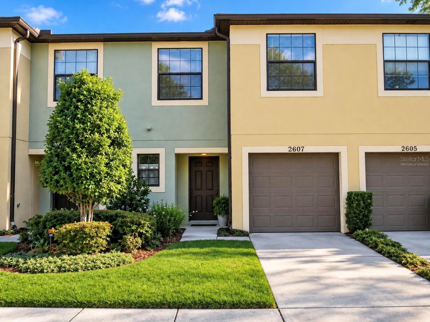 2607 OLEANDER LAKES - Photo 1