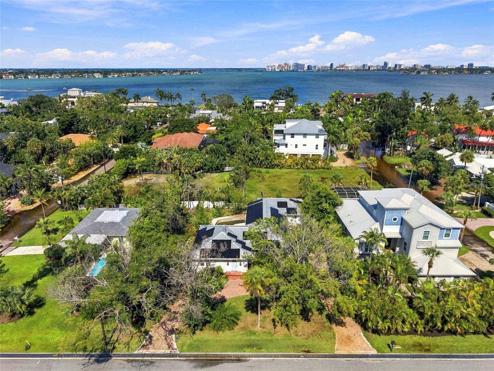 617 SIESTA DR - Photo 1