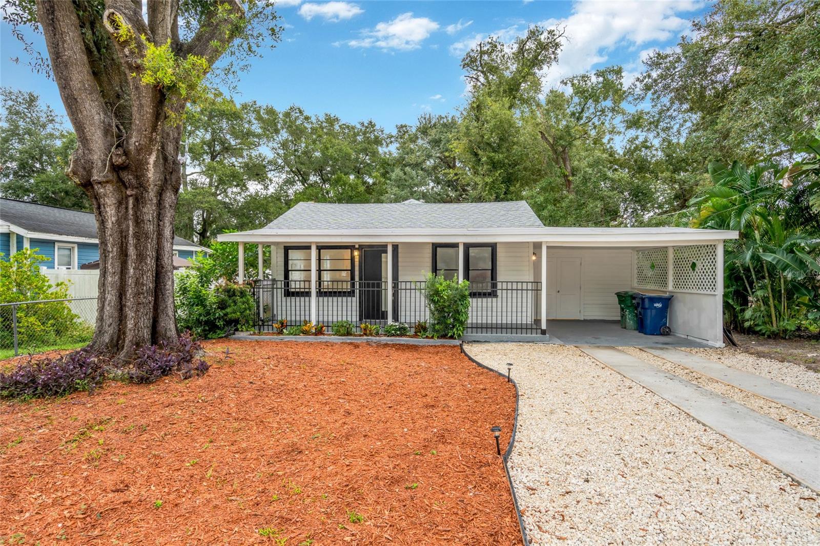 8021 N EDISON AVE - Photo 1
