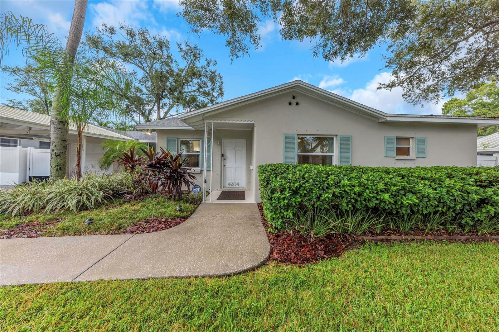 4204 W PALMIRA AVE - Photo 1
